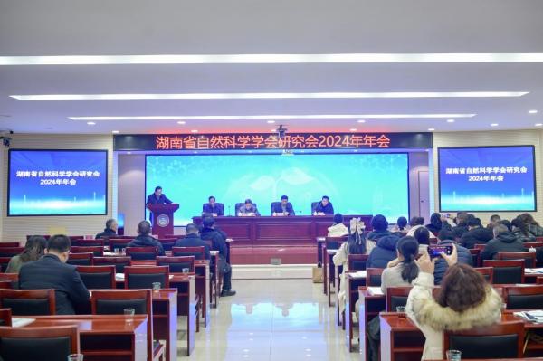 增强服务意识，强化职能定位，发挥示范